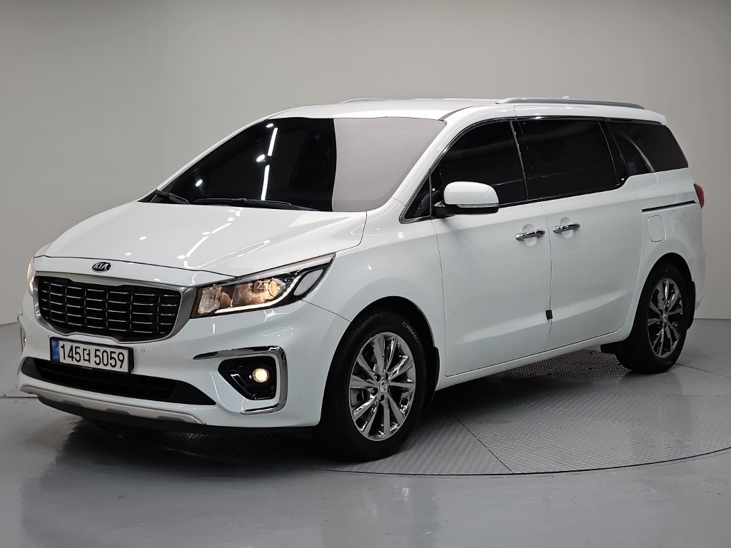 Kia Carnival 9 seats Prestige