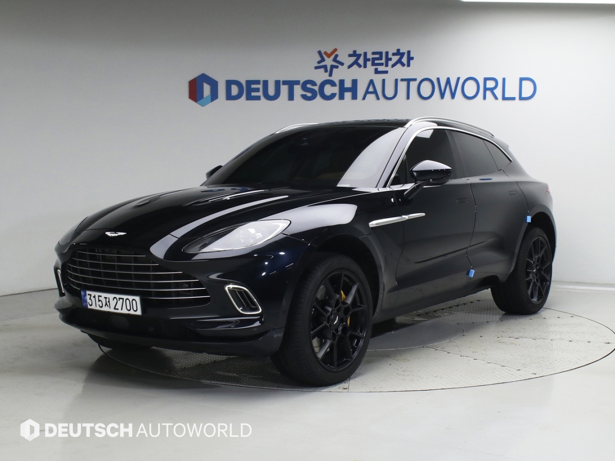 Aston Martin X4 DBX 4.0 V8