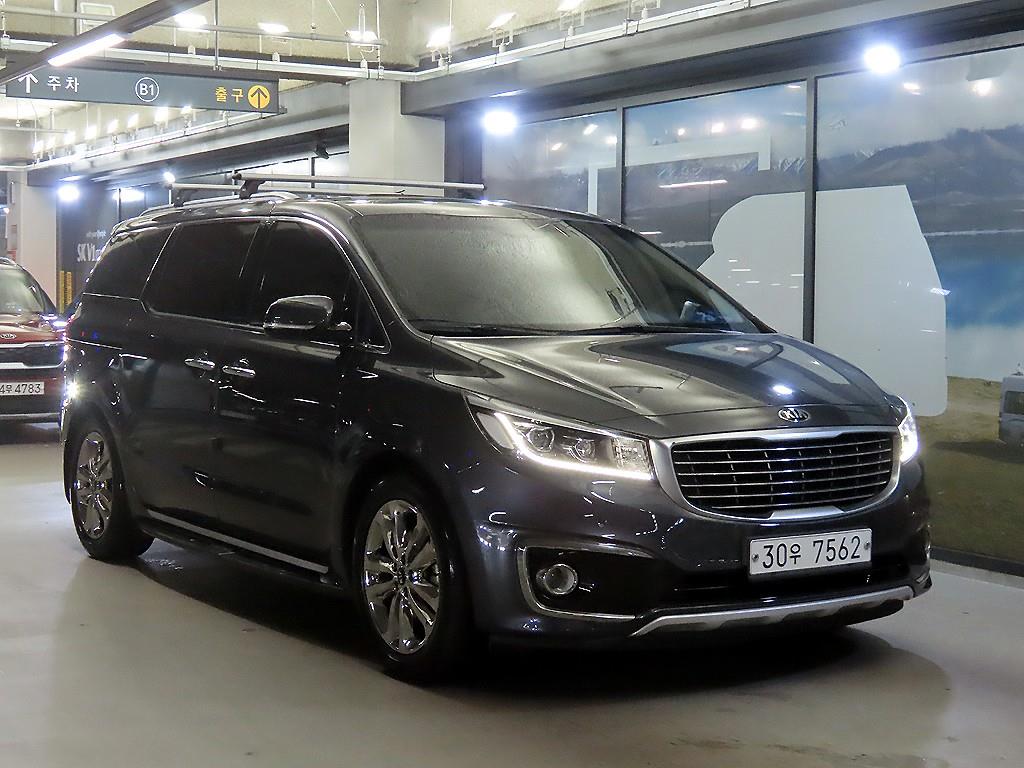 Kia Carnival 9 seats Noblesse