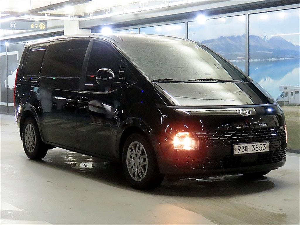 Hyundai Staria 2.2 Cargo 5 seats Modern