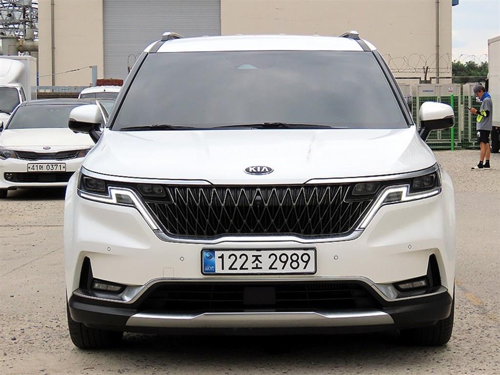 Kia Carnival 9 seats Noblesse