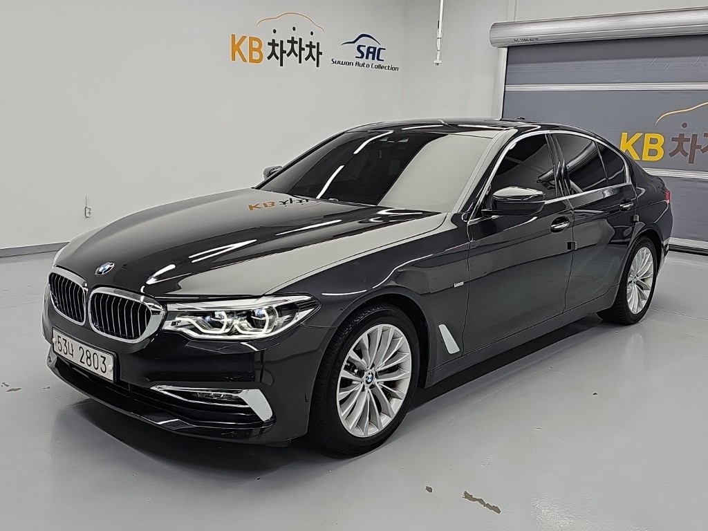 BMW 5 Series 520d xDrive Luxury Plus