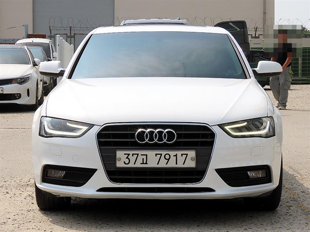 아우디 A4 30 TDI