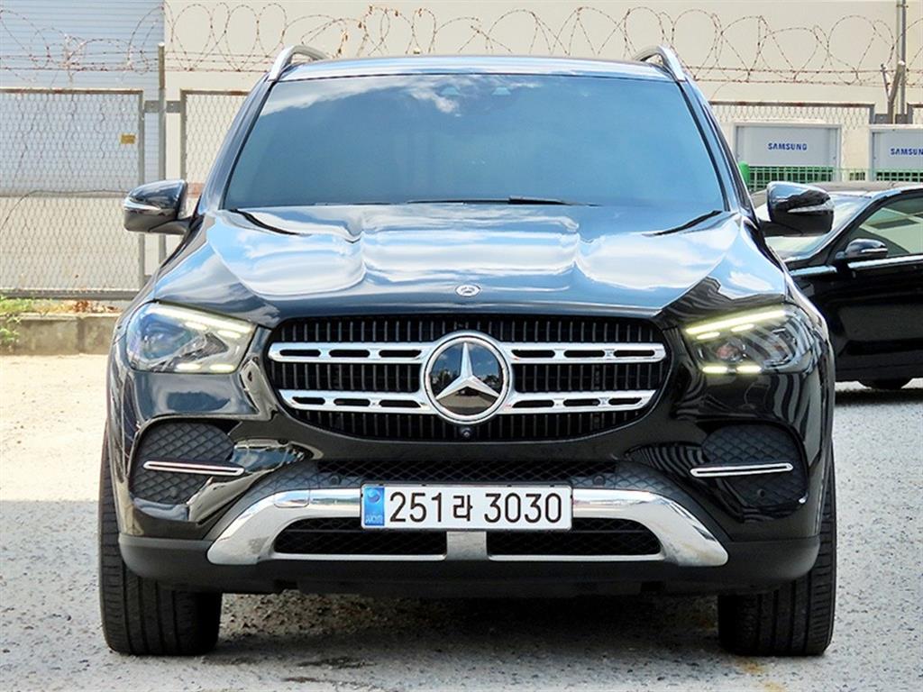 벤츠 GLE 300d 4Maetik