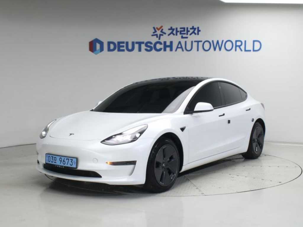 Tesla Model 3 RWD