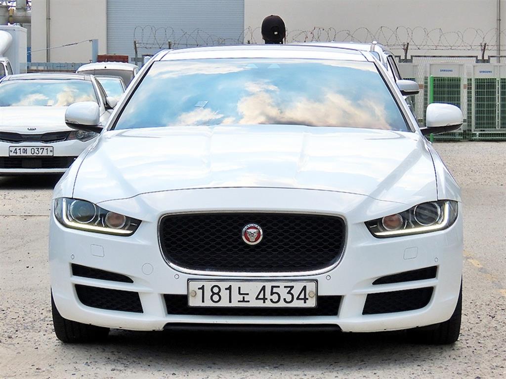 재규어 XE 2.0 20d