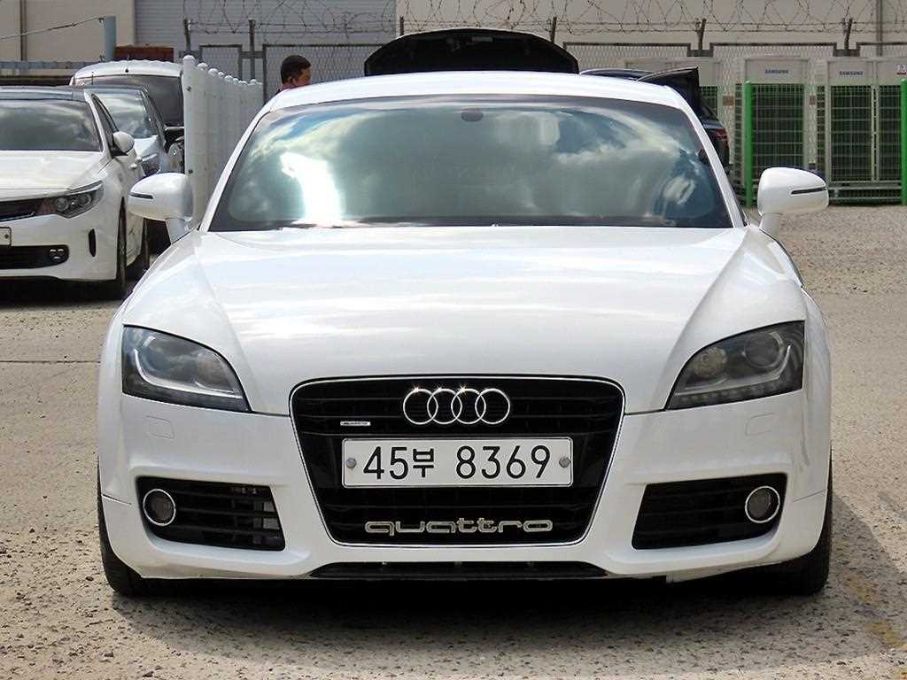아우디 TT Coupe 2.0 TFSI Quattro
