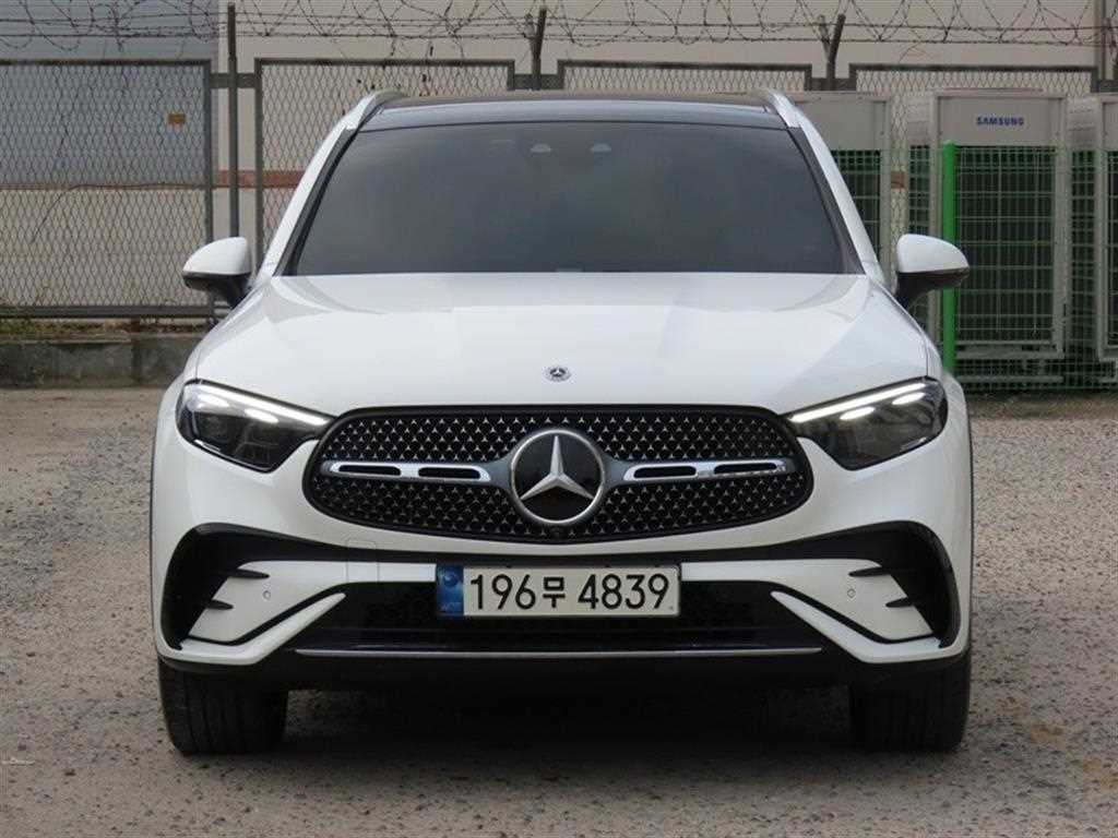 Mercedes-Benz GLC 300 4Maetik AMG Line