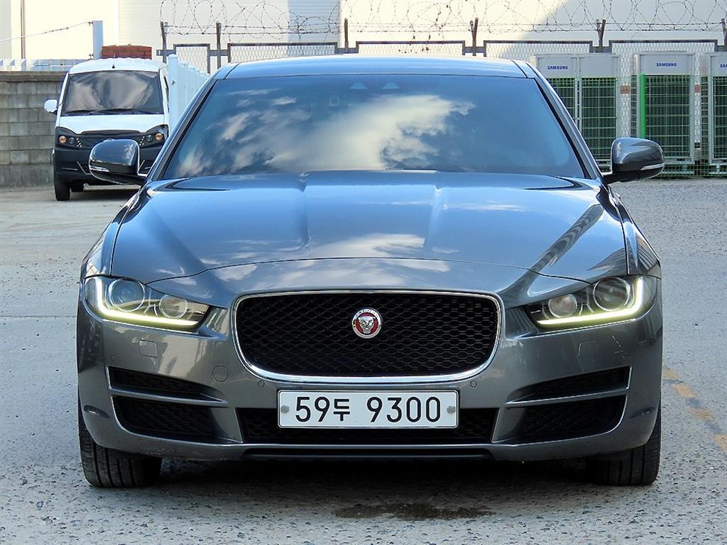 재규어 XE 2.0 20d AWD Poteupolrio
