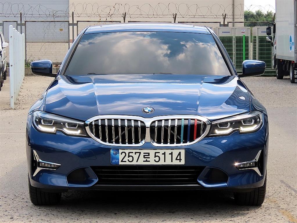BMW 3시리즈 330e Luxury Line