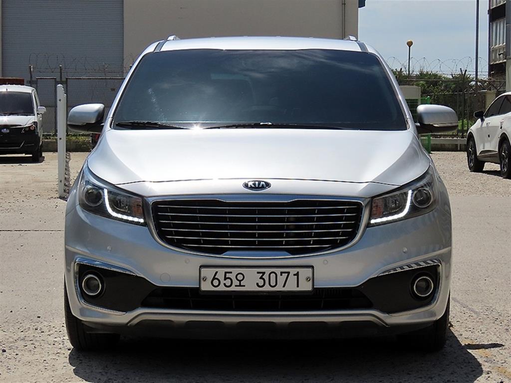 기아 카니발 9 seats Luxury