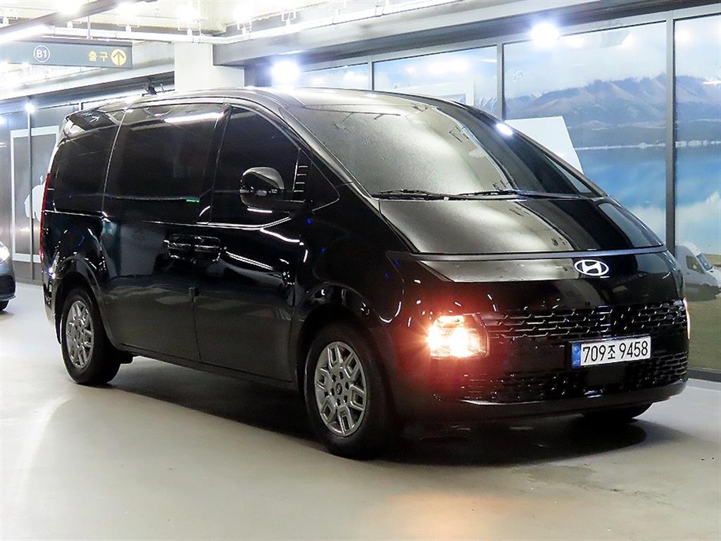 Hyundai Staria Hybrid 1.6 HEV Tourer 11 seats Modern