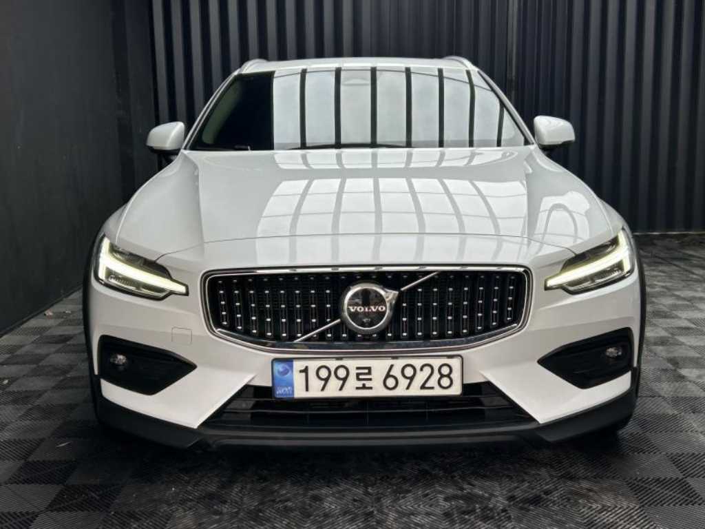 볼보 V60 Keuroseukeonteuri 2.0 B5 AWD Ultimate