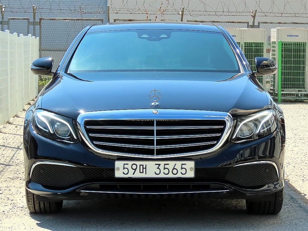 Mercedes-Benz E-Class E220d 4Maetik Exclusive