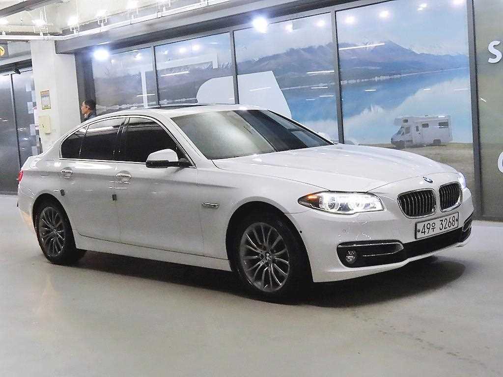BMW 5 Series 528i xDrive Luxury
