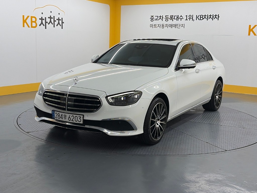 Mercedes-Benz E-Class E220d 4Maetik Exclusive