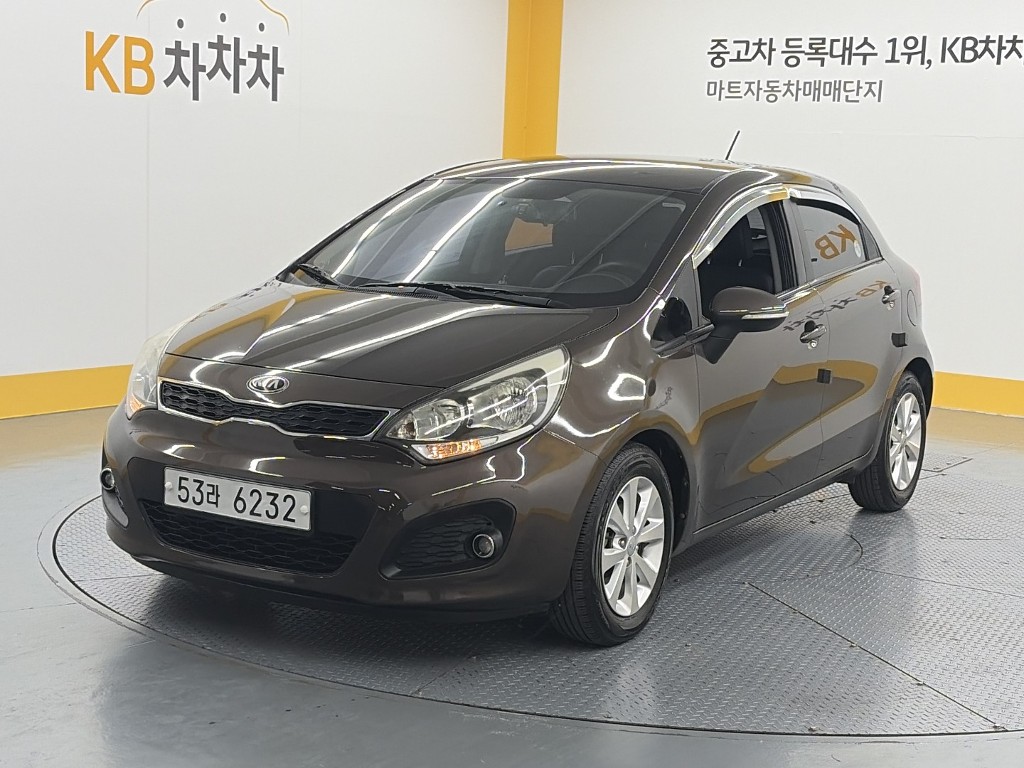 기아 Pride 5 хаалга 1.4 MPI Deluxe