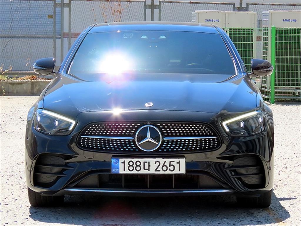 Mercedes-Benz E-Class E220d 4Maetik AMG Line