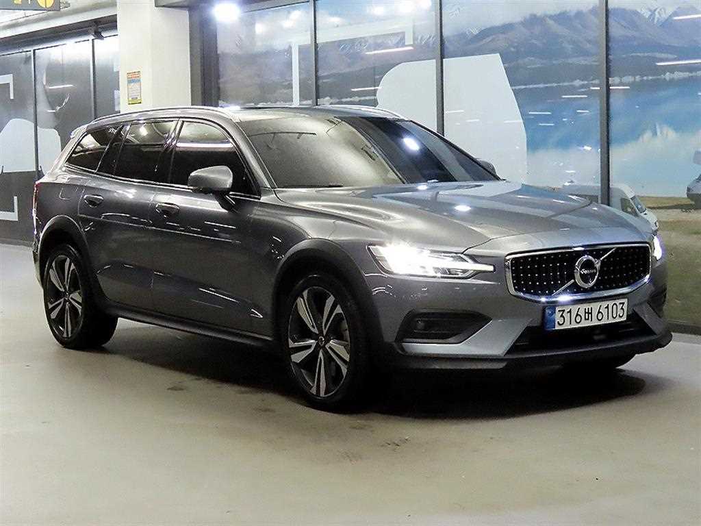 Volvo V60 Keuroseukeonteuri 2.0 B5 AWD Pro