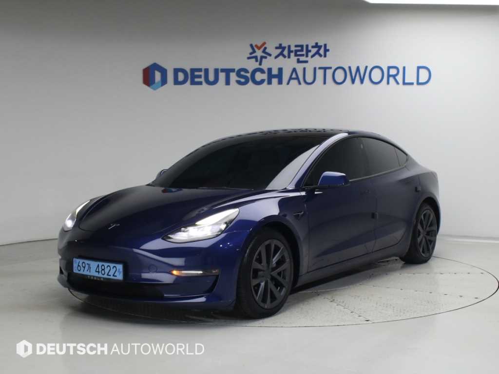 Tesla Model 3 AWD Rong Reinji