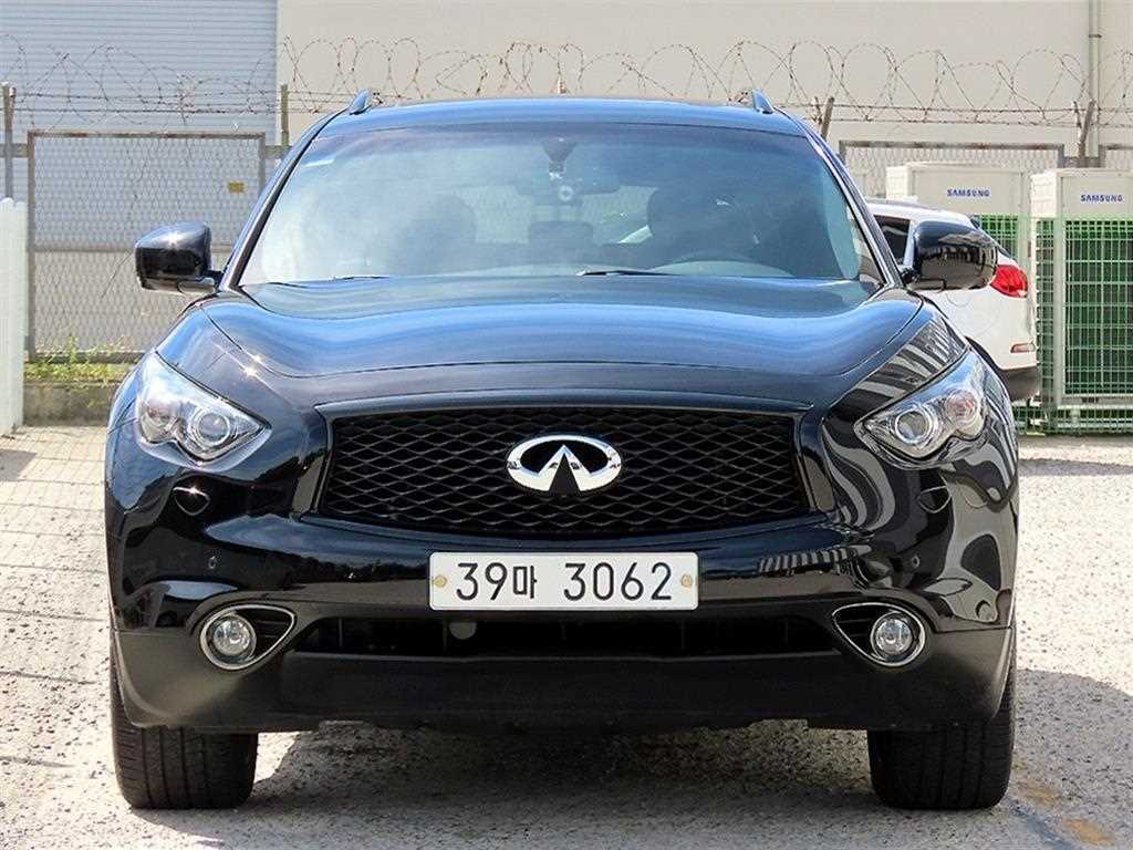 Infiniti X7 QX70 3.7 S AWD