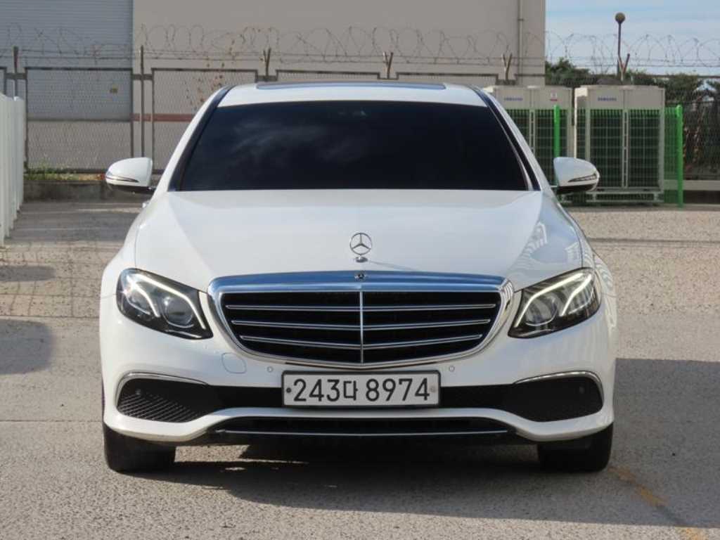 Mercedes-Benz E-Class E220d 4Maetik Exclusive