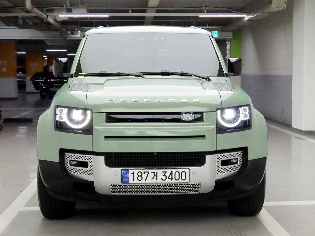 Land Rover Defender 110 D300 75Junyeon Edition