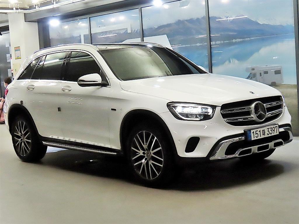 Mercedes-Benz GLC 300e 4Maetik