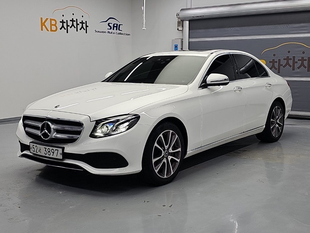 벤츠 E클래스 E300 4Maetik Avantgarde