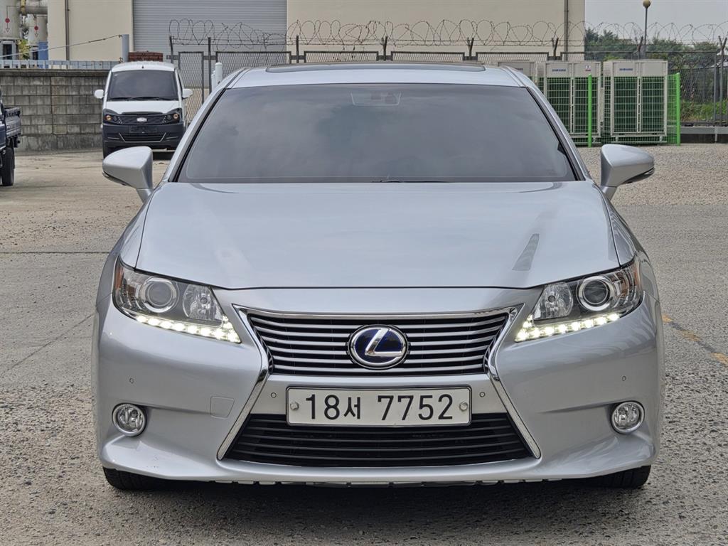 Lexus ES 300h Premium