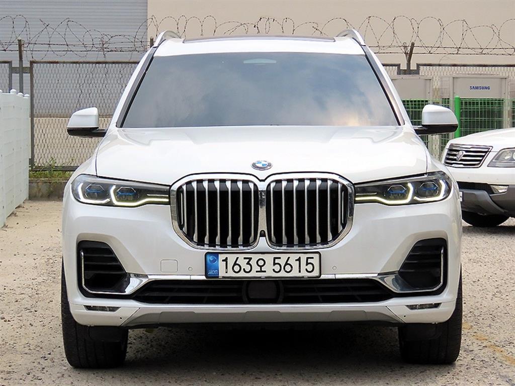 BMW X7 30d xDrive Dijain Pyueo 6 seats