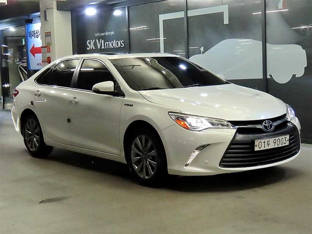 Toyota Camry 2.5 Hybrid XLE