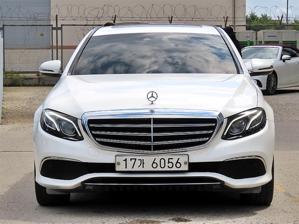 Mercedes-Benz E-Class E220d 4Maetik Exclusive