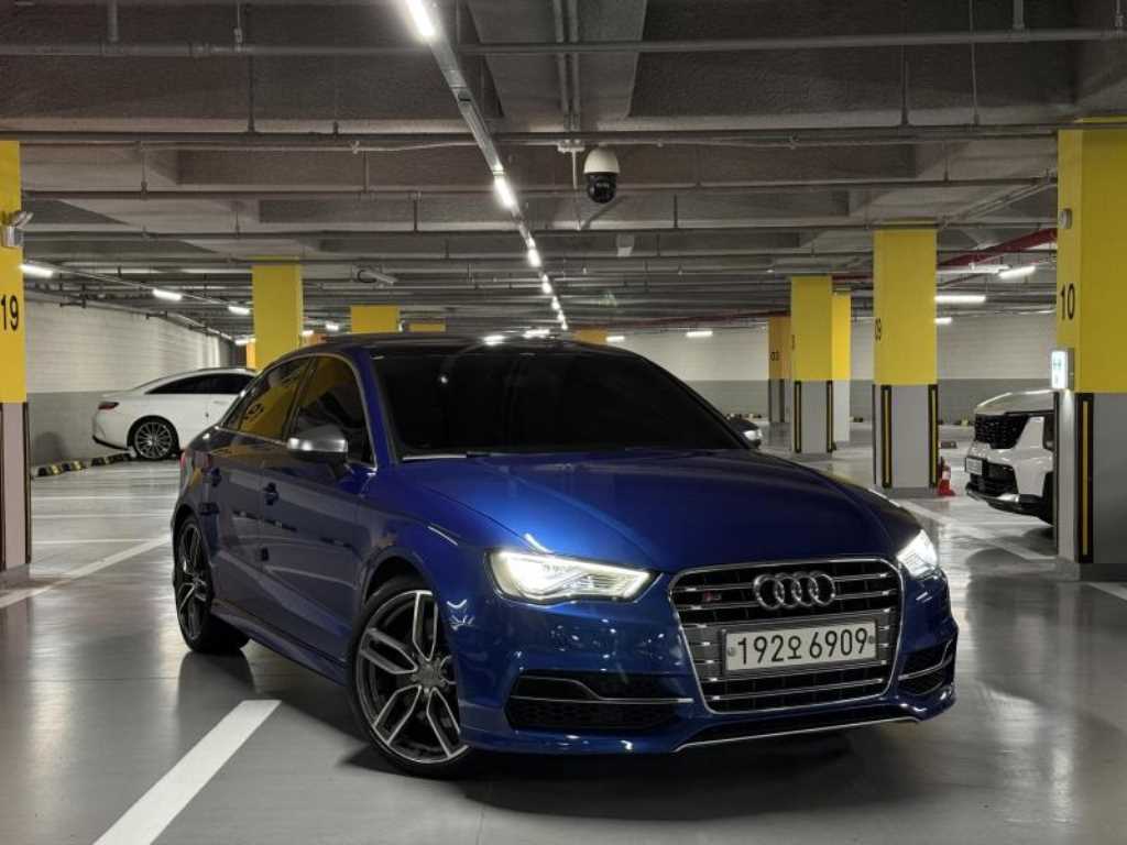 아우디 S3 S3 2.0 TFSI Quattro