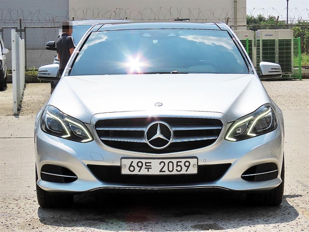 Mercedes-Benz E-Class E300 4Maetik Avantgarde
