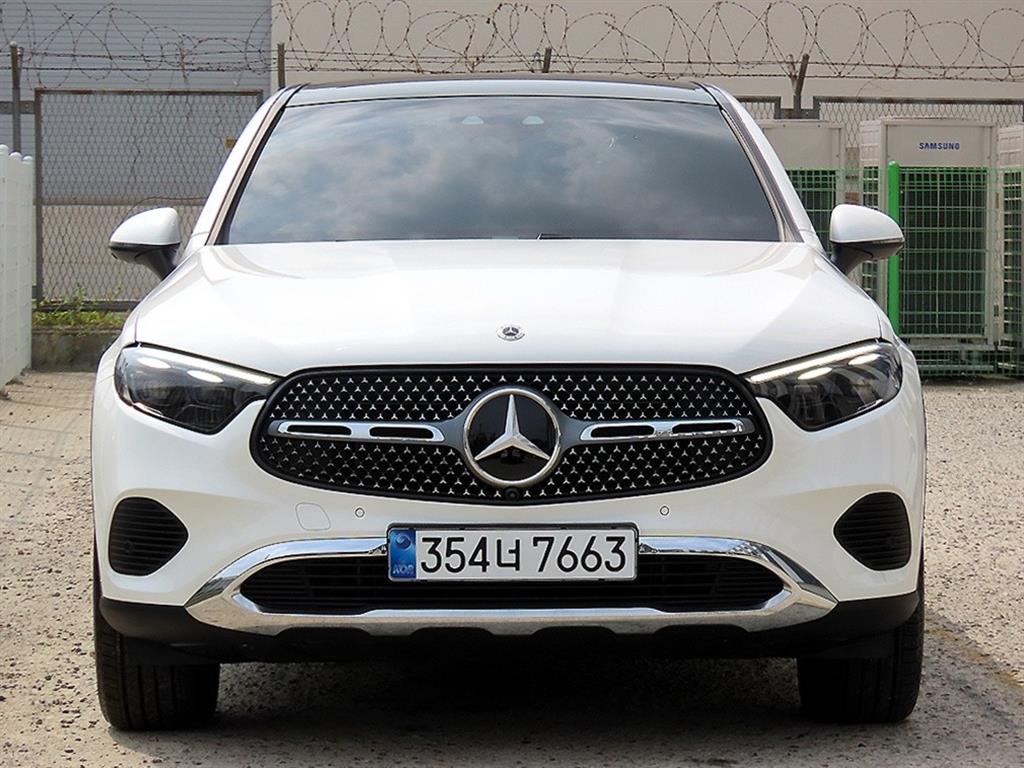 Mercedes-Benz GLC 300 4Maetik Coupe Avantgarde