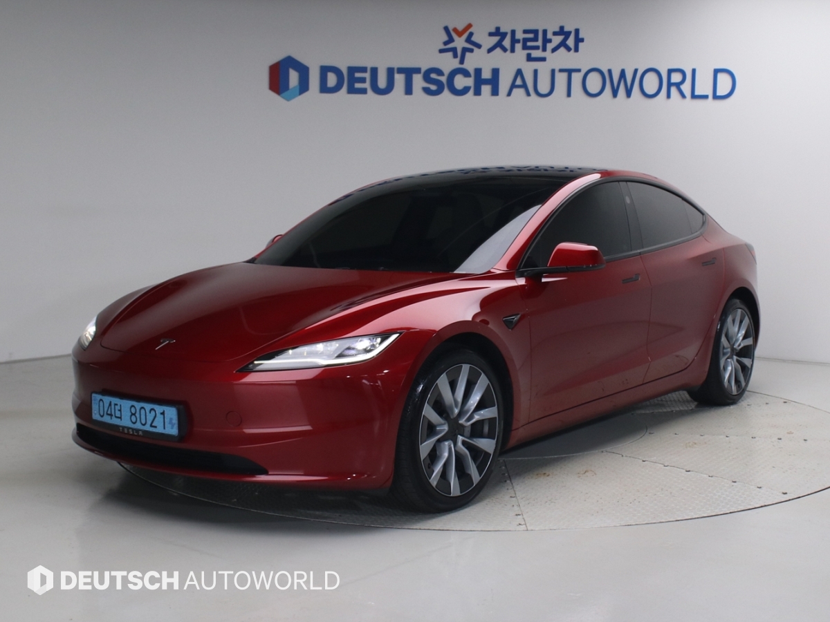 Tesla Model 3 AWD Rong Reinji