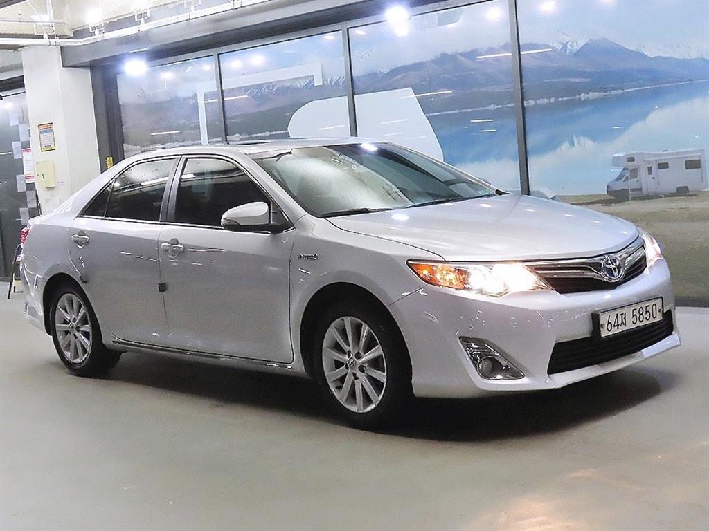 Toyota Camry 2.5 Hybrid XLE