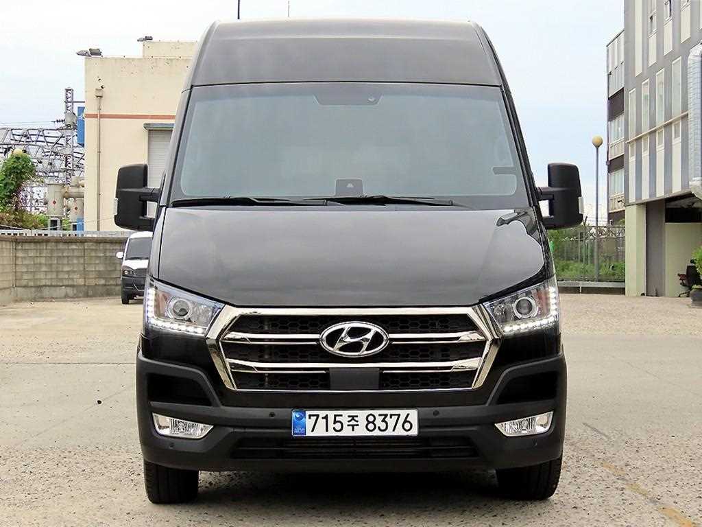Hyundai Ssolrati Ssolrati 15 seats Luxury
