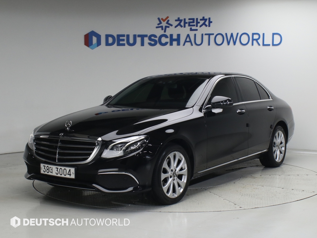 Mercedes-Benz E-Class E220d 4Maetik Exclusive