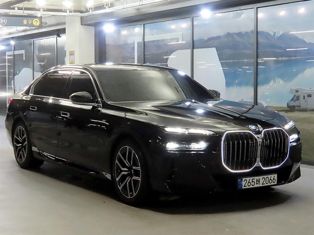 BMW 7 Series 740i sDrive M Sport