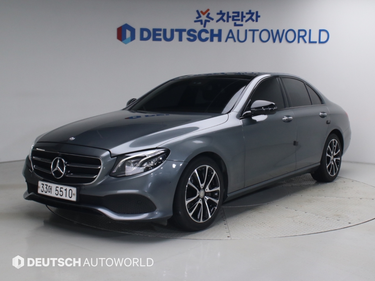 Mercedes-Benz E-Class E300 Avantgarde Naiteupaek