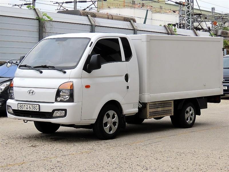 Hyundai Porter II Refrigerated Super Cab Twin Comp