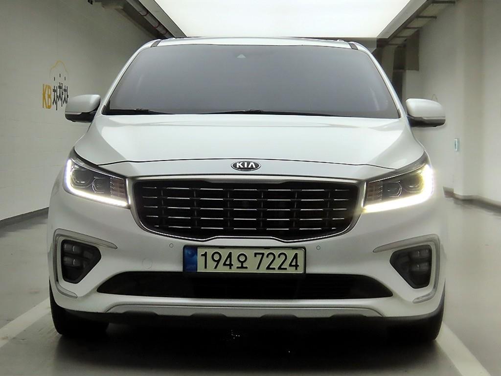 Kia Carnival 9 seats Noblesse Special