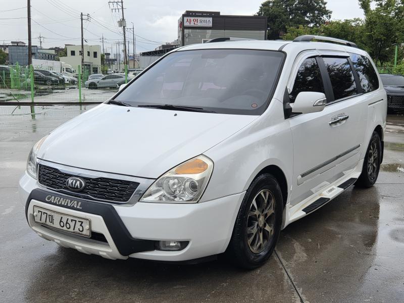 Kia Carnival R 11 суудал GLX Premium