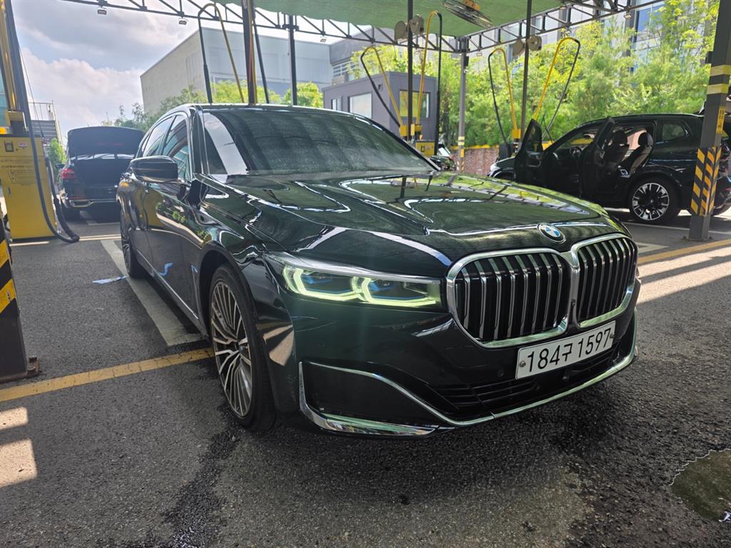 BMW 7 Series 740Ld xDrive Dijain Pyueo Ekselreonseu