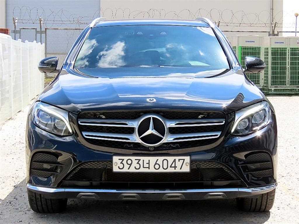 Mercedes-Benz GLC 300 4Maetik AMG Line