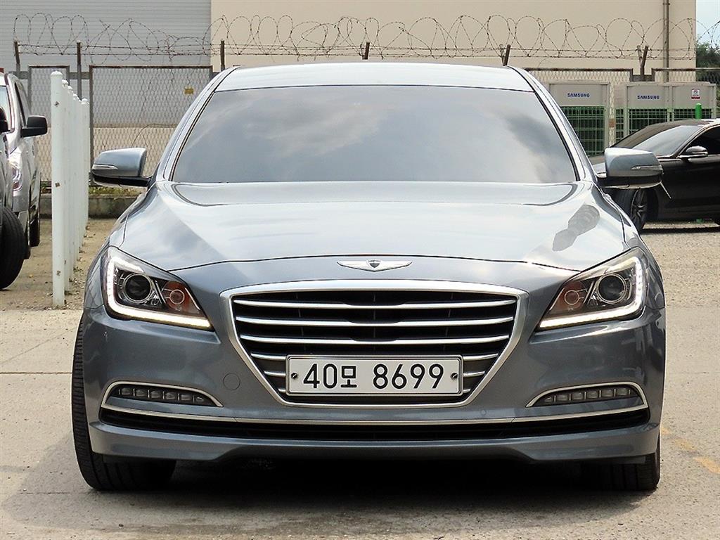Hyundai Jenesiseudh Jenesiseudh G330 Modern