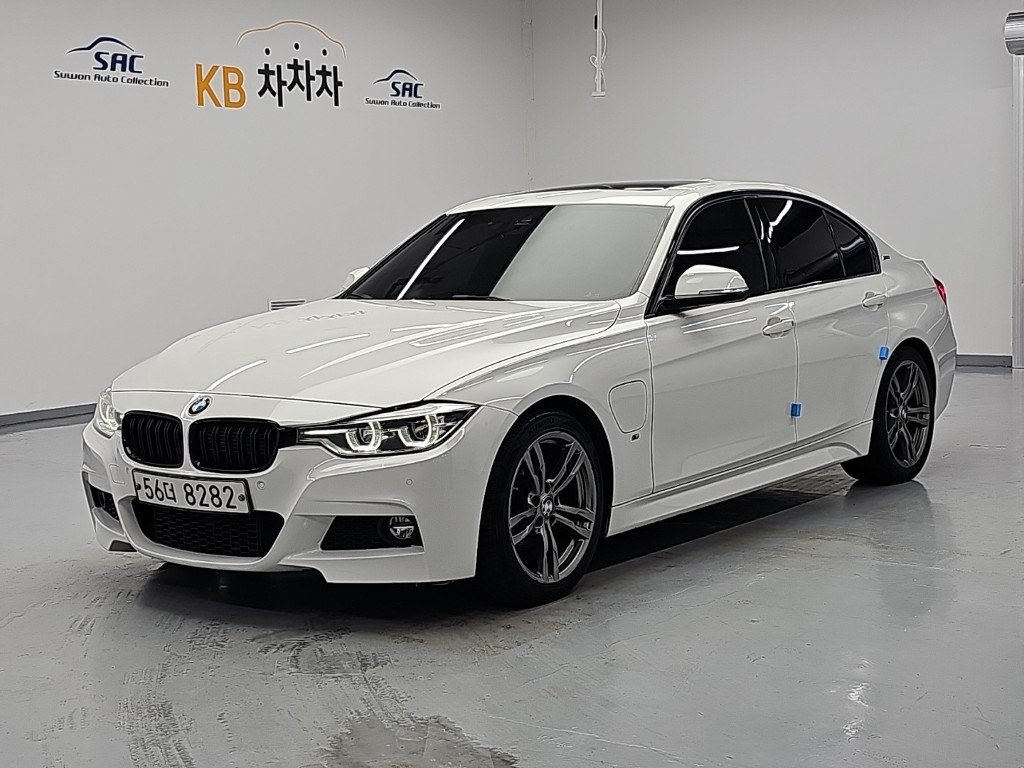 BMW 3 Series 330e M Seupoteupaek