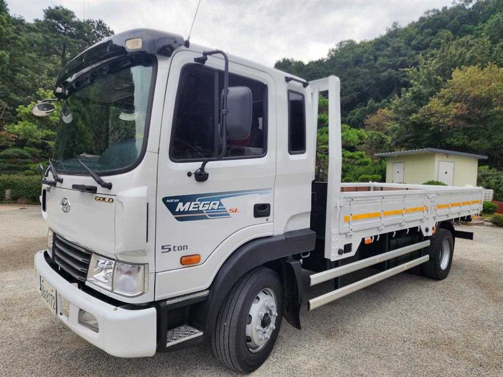 현대 Mega Truck 5т Урт бие